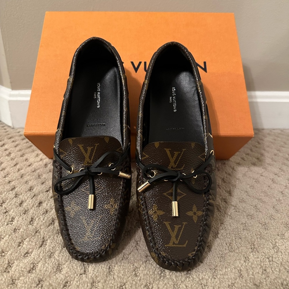 Louis Vuitton Gloria Flat Loafer - 39